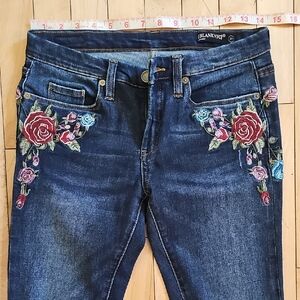 Blank NYC Women's Floral Embroidered Blue Jeans